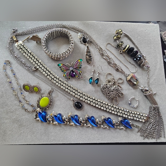 Vintage Jewelry Lot #3 - Picture 2 of 6